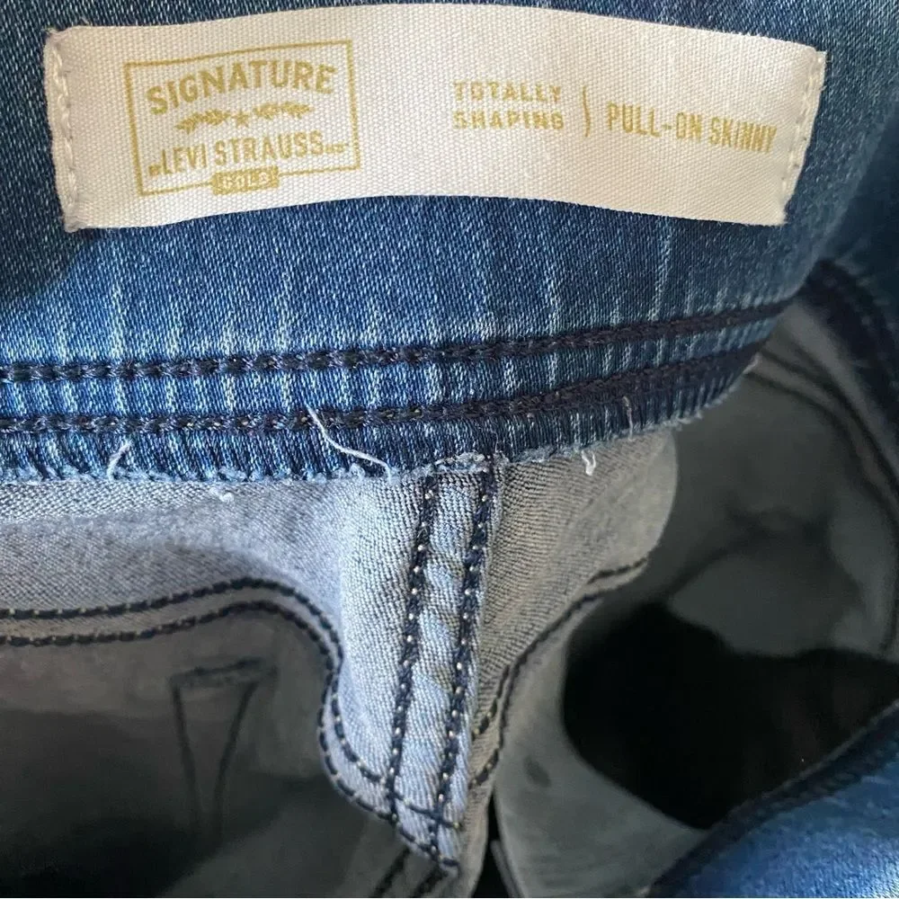 Levi Signature Totally Shaping Pull-on Skinny Ankle Jeans Size 10 - Picture 4 of 8